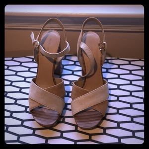 Pour la Victoire High Heel Block Suede Sandals